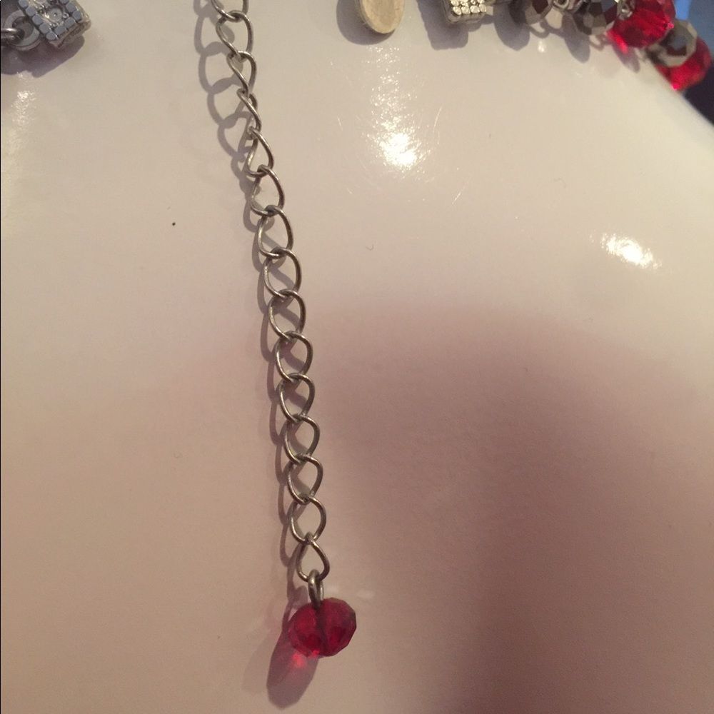 Red and silver necklace - Picture 7 of 8